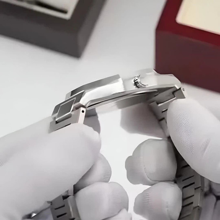 ساعت مچی عقربهای کوارتز مردانه مدل لوکس صفحه ساده قفل پروانه ای کد 002