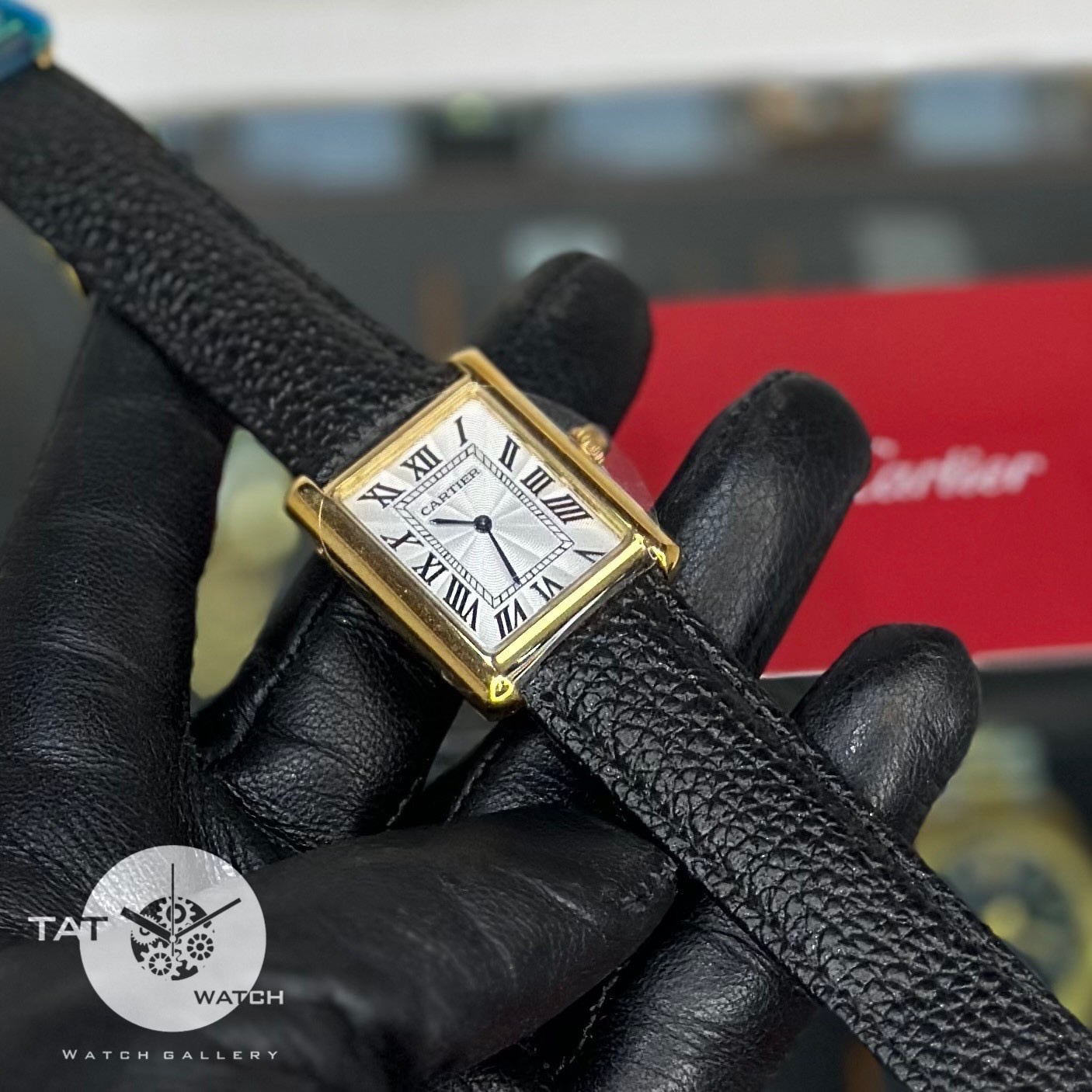 ساعت زنانه کارتیر تانک بند چرمی موتور میوتا ژاپن قفل اصلی یکسال جعبه Cartier ساعت مچی