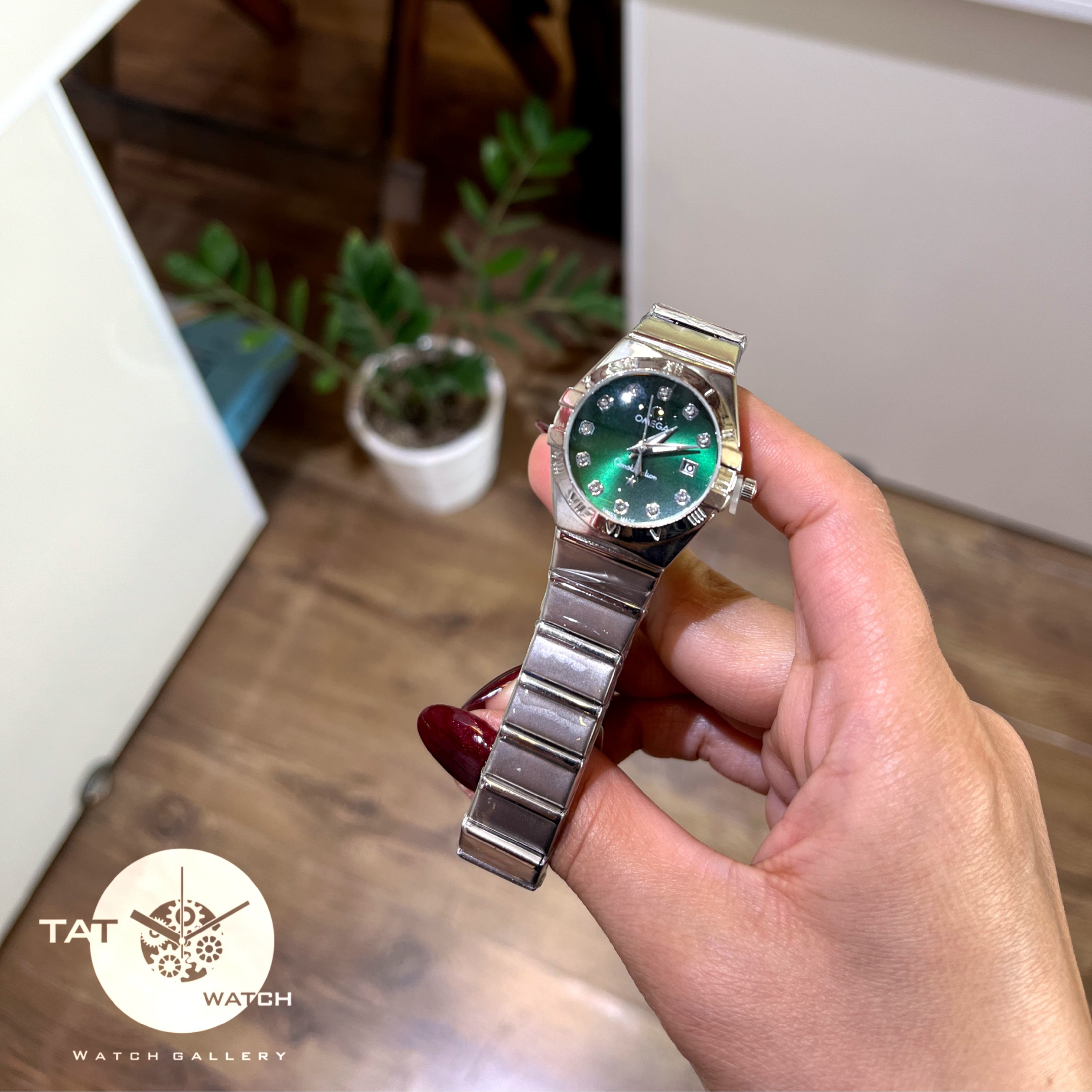 ساعت زنانه دخترانه امگا کانسلیشن یکسال در رنگبندی باجعبه omega ساعت مچی