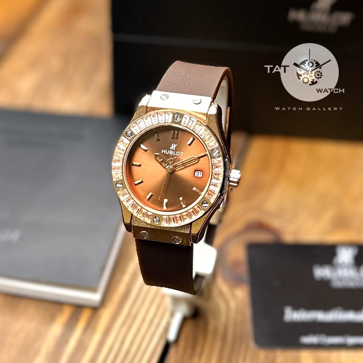 ساعت مچی زنانه هابلوت Hublot بند رابر با جعبه رنگبندی