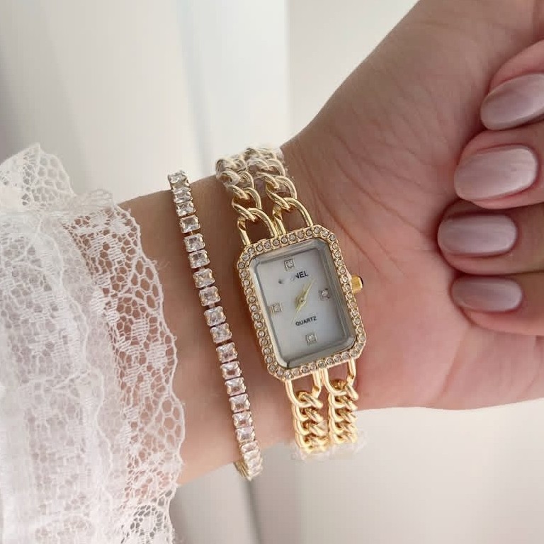 ست 5 تیکه دستبند و ساعت مچی زنانه بند استیل زنجیری طرح کارتیر Chanel