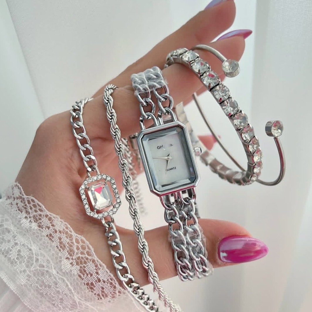 ست 5 تیکه دستبند و ساعت مچی زنانه اقتصادی بند استیل زنجیری طرح کارتیر Chanel