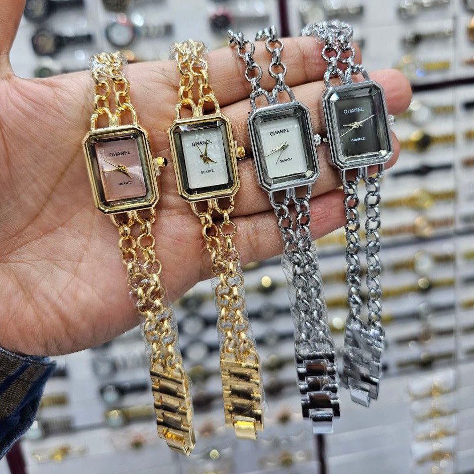 ست 5 تیکه دستبند و ساعت مچی زنانه اقتصادی بند استیل زنجیری طرح کارتیر Chanel
