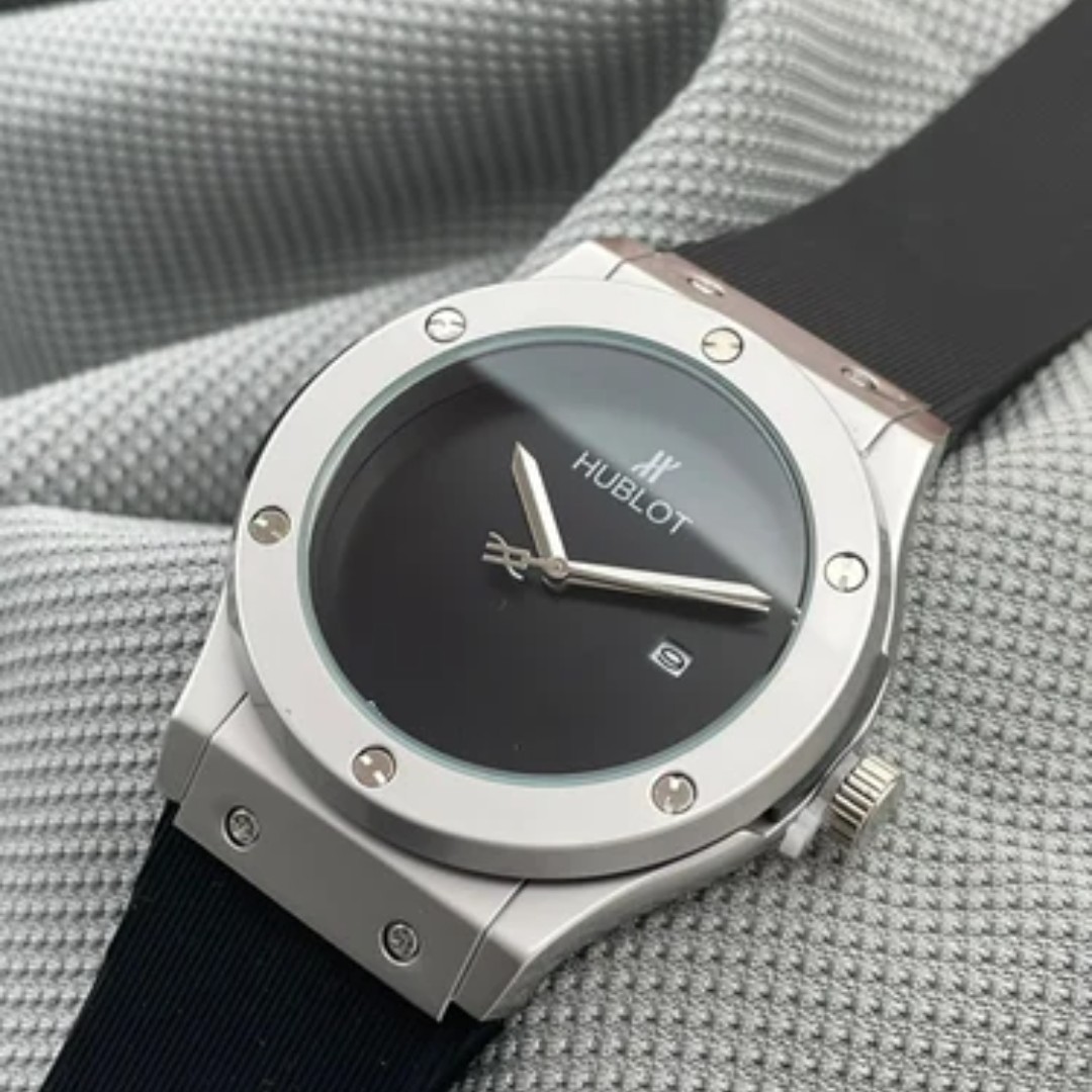 ساعت مچی مردانه هابلوت تقویم فعال دارای رنگبندی hublot