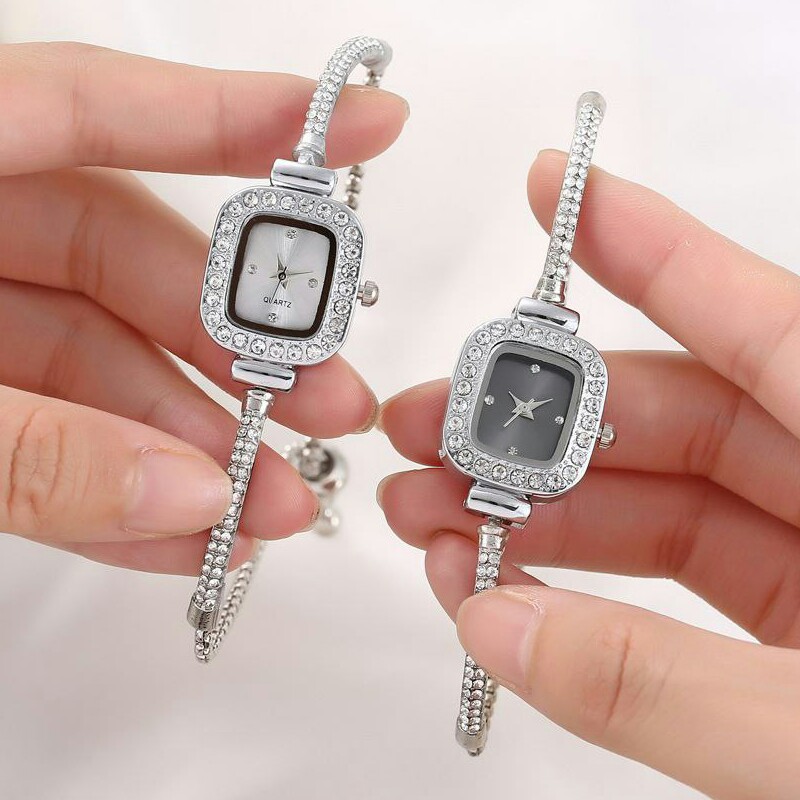 ساعت مچی زنانه دستبندی ظریف پیاژه piaget