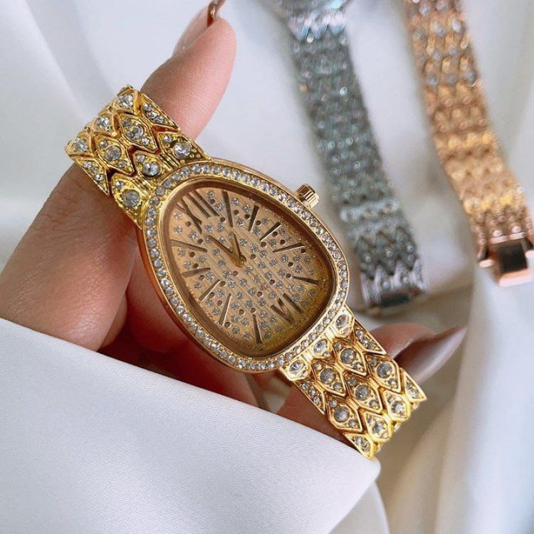 ساعت مچی زنانه فول نگین صفحه کهکشانی بولگاری bvlgari