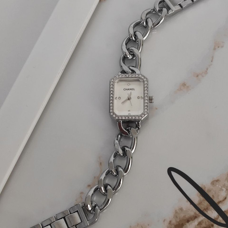 ساعت مچی زنانه بند استیل زنجیری طرح کارتیر Chanel