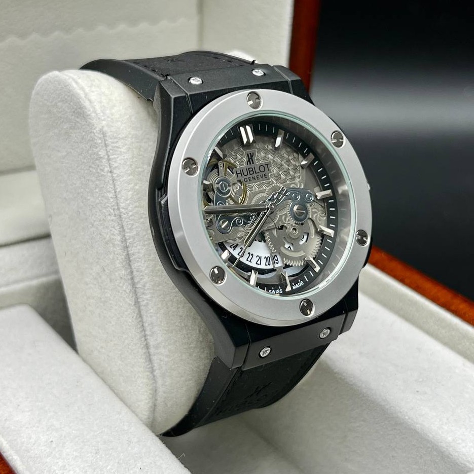 ساعت مچی مردانه هابلوت طرح کرنو موتور شرکتی HUBLOT