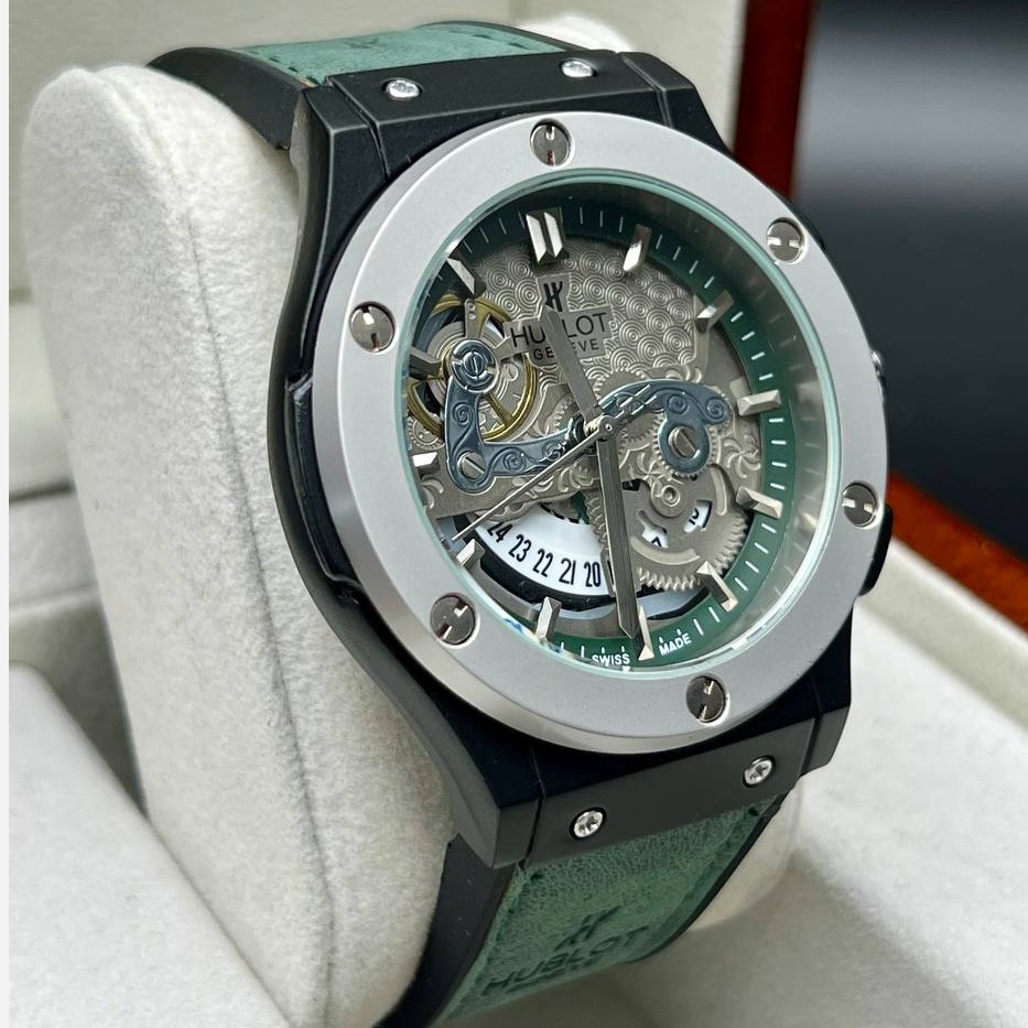 ساعت مچی مردانه هابلوت طرح کرنو موتور شرکتی HUBLOT