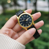 ساعت مردانه دو تقویم بند چرم کلاسیک اومگا Omega
