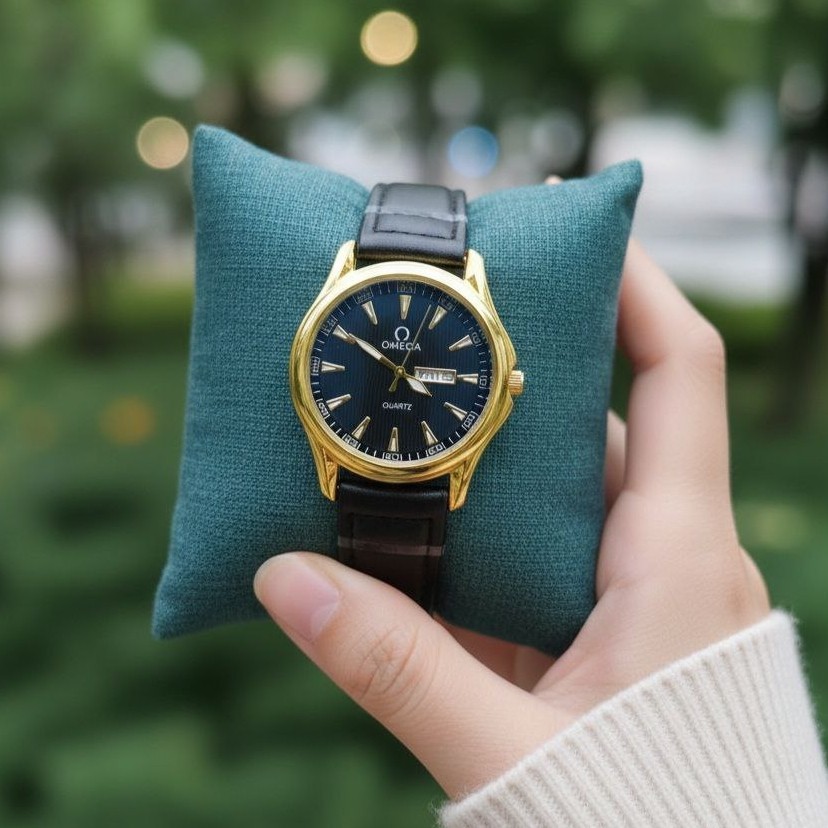 ساعت مردانه دو تقویم بند چرم کلاسیک اومگا Omega
