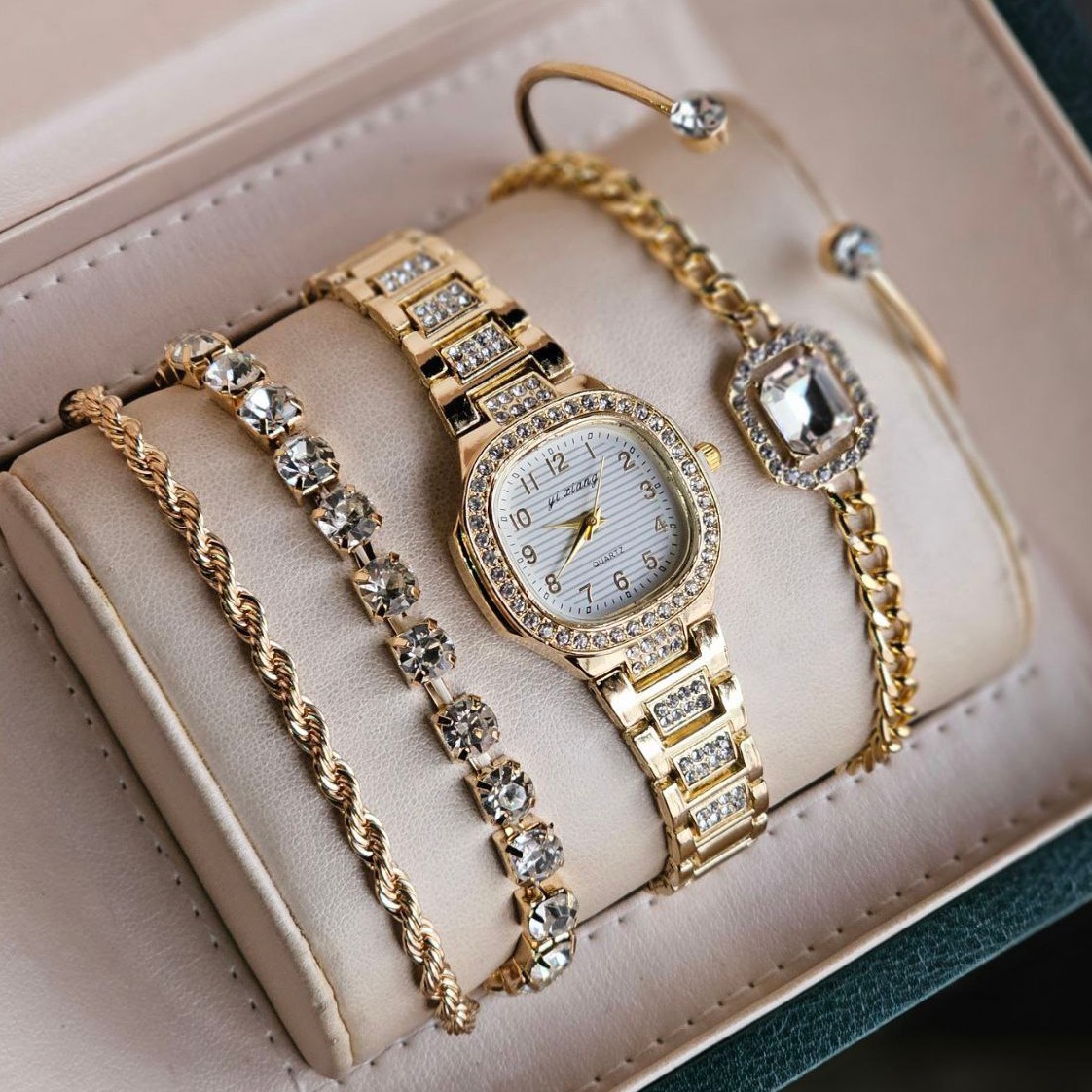 ست 5 تیکه دستبند و ساعت مچی زنانه مجلسی بند نگینی طرح پتک فیلیپ Patek philippe