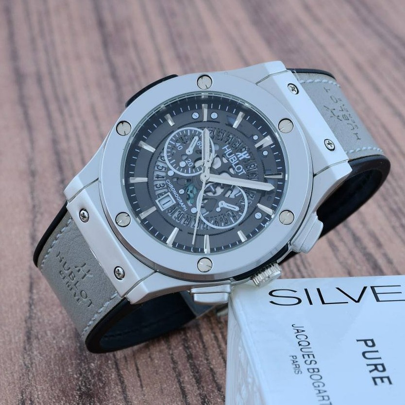 ساعت مچی مردانه هابلوت طرح کرنو موتور شرکتی دارای رنگبندی HUBLOT
