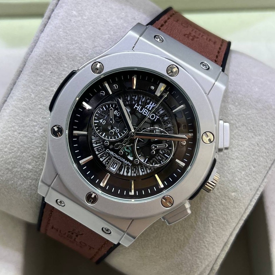 ساعت مچی مردانه هابلوت طرح کرنو موتور شرکتی دارای رنگبندی HUBLOT