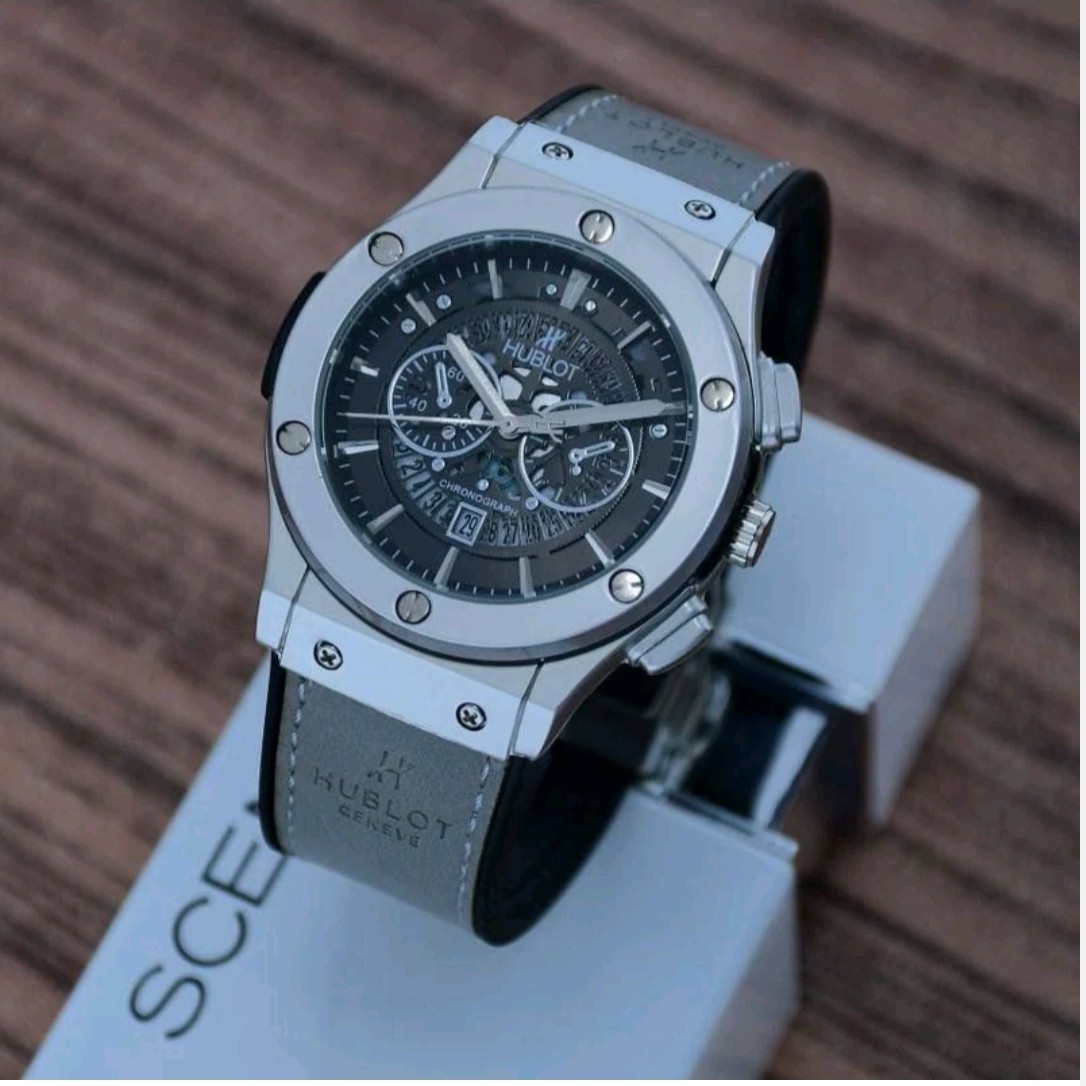 ساعت مچی مردانه هابلوت طرح کرنو موتور شرکتی دارای رنگبندی HUBLOT