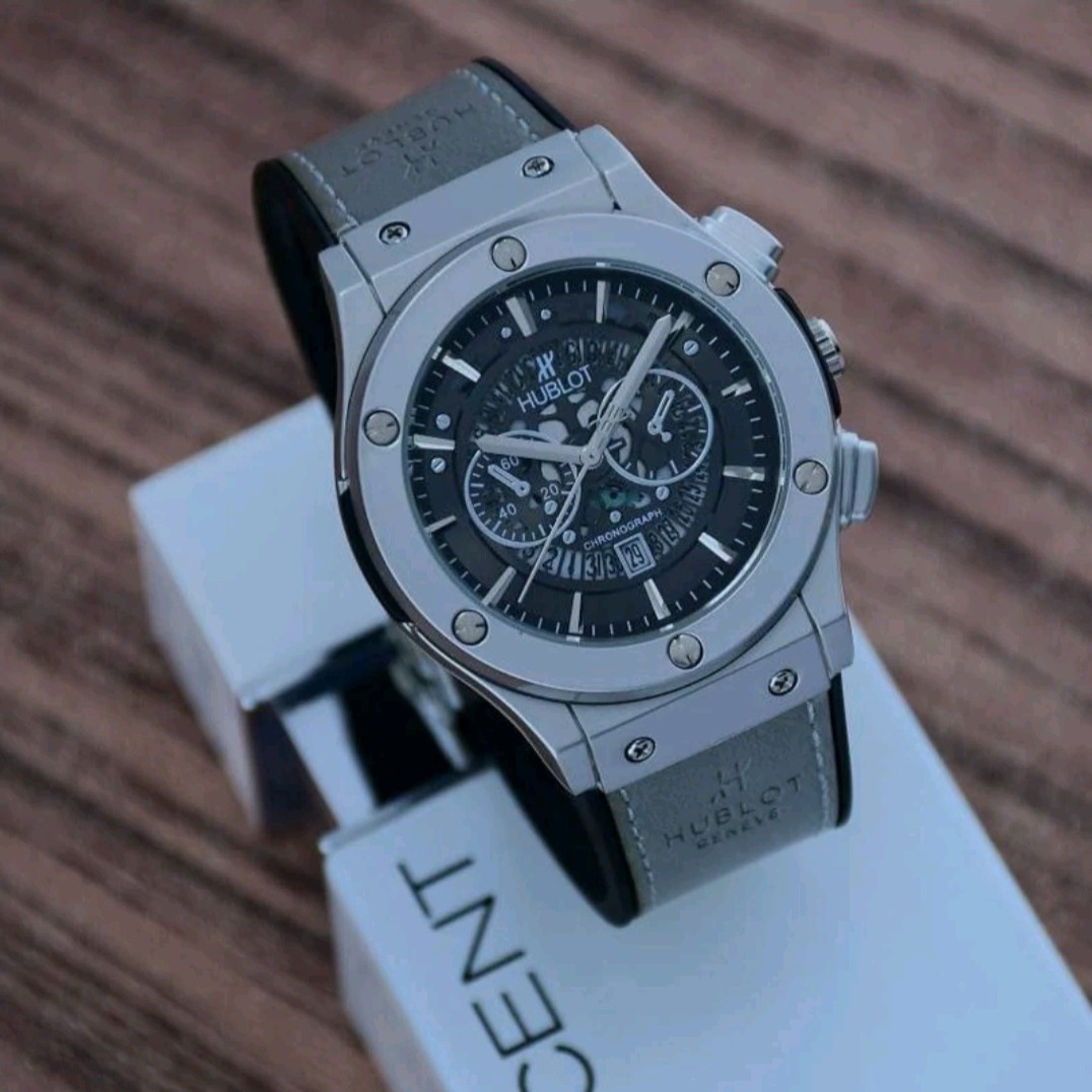 ساعت مچی مردانه هابلوت طرح کرنو موتور شرکتی دارای رنگبندی HUBLOT