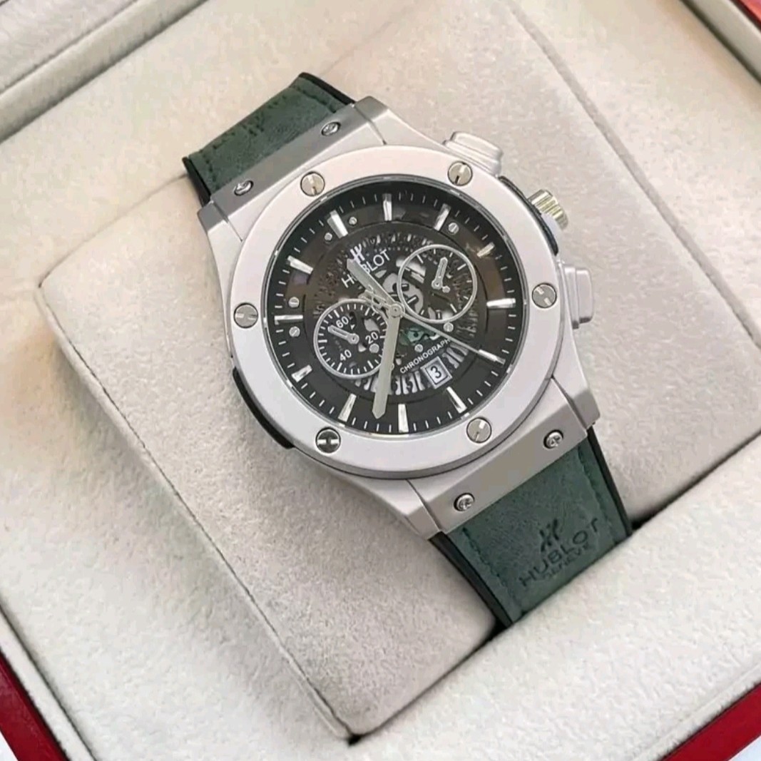 ساعت مچی مردانه هابلوت طرح کرنو موتور شرکتی دارای رنگبندی HUBLOT