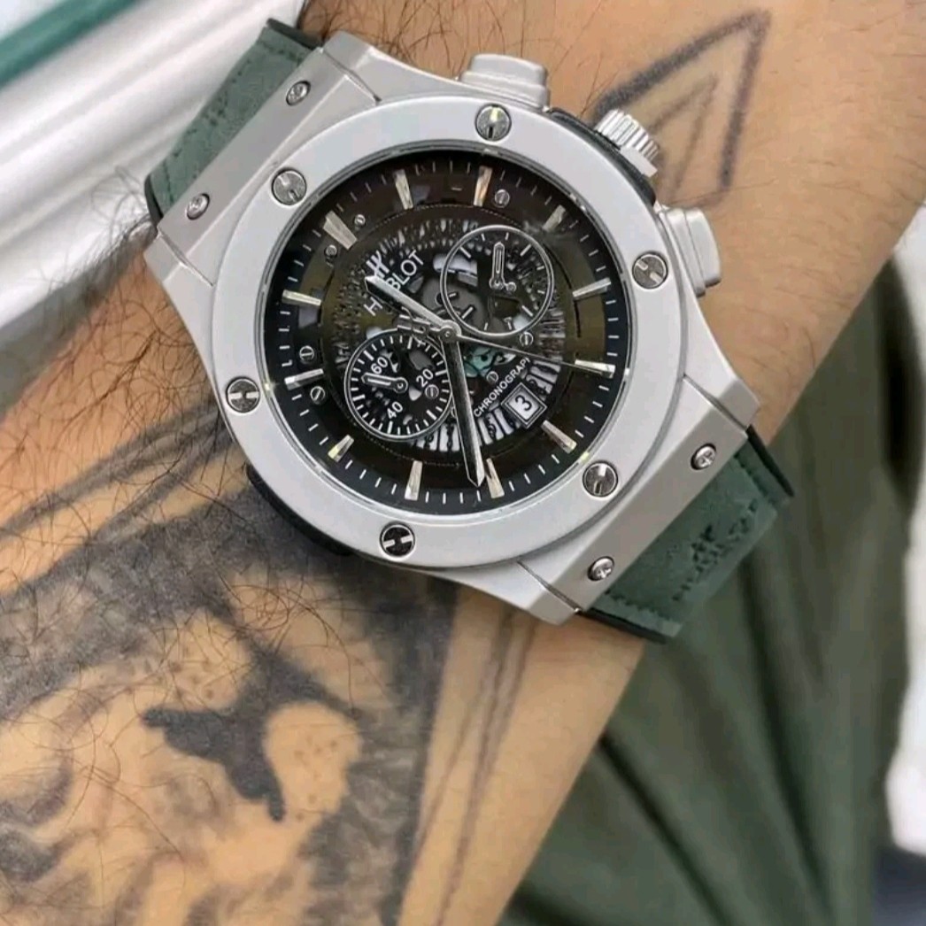 ساعت مچی مردانه هابلوت طرح کرنو موتور شرکتی دارای رنگبندی HUBLOT