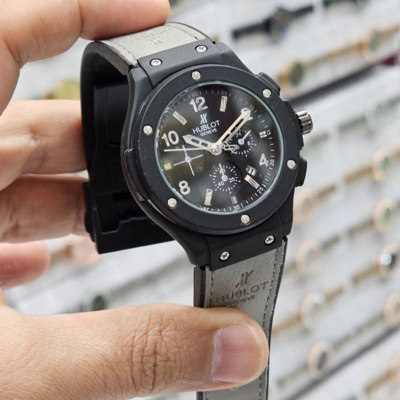 ساعت مردانه هابلوت کرنوگراف Hublot با قفل کلیپسی