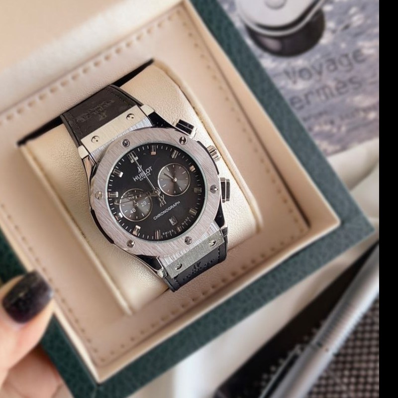 ساعت مردانه هابلوت کرنوگراف Hublot با قفل کلیپسی