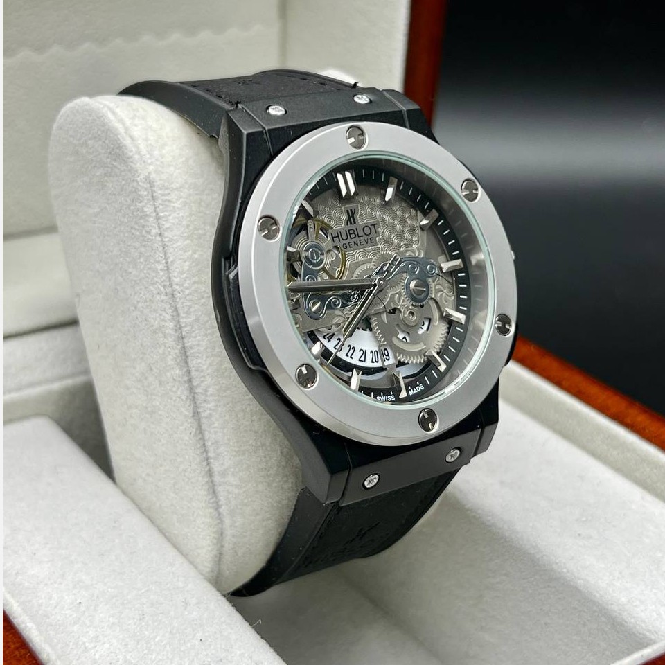 ساعت مچی مردانه هابلوت تقویم نمایان طرح کرنو موتور شرکتی HUBLOT