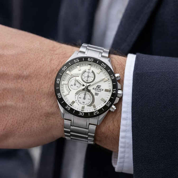 ساعت مچی مردانه کاسیو CASIO EDIFICE موتور ژاپنی صفحه سفید دور مشکی