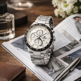 ساعت مچی مردانه کاسیو CASIO EDIFICE موتور ژاپنی صفحه سفید دور مشکی