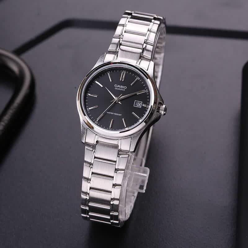 ساعت مچی زنانه کاسیو CASIO موتور ژاپنی بند نقره ای صفحه مشکی+ جعبه