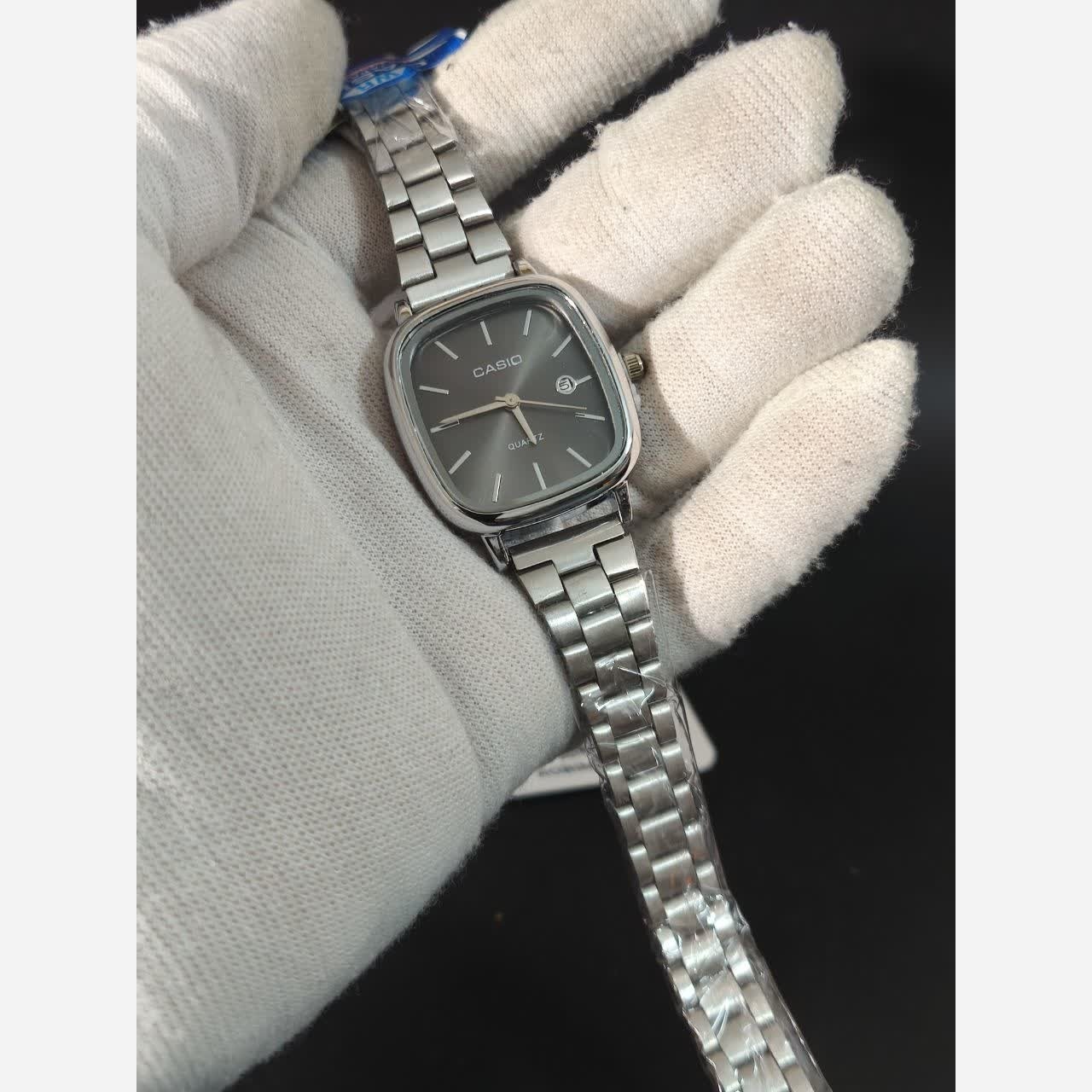 مچی زنانه کاسیو اولدمانی CASIO موتور ژاپن صفحه مشکی