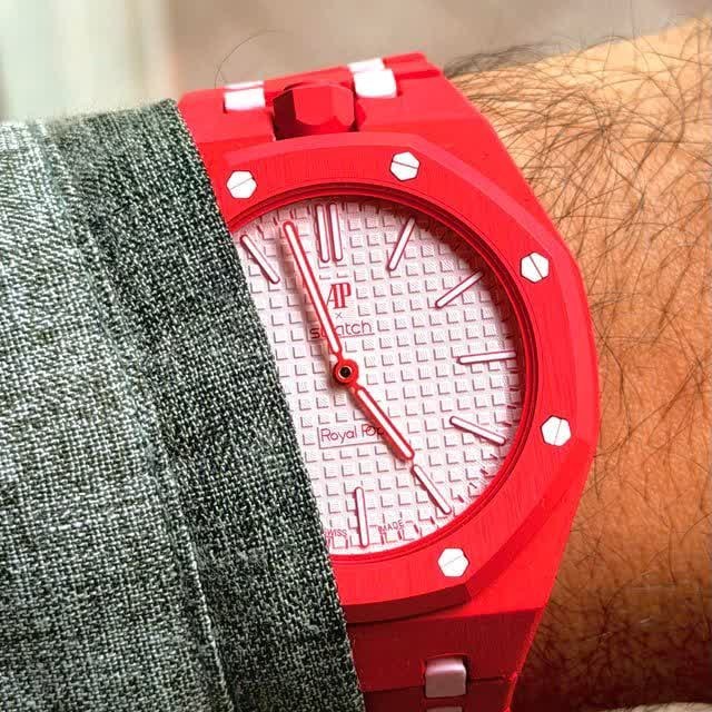 ساعت اسپرت سواچ پیگه AP Swatch Royal Pop (ZZ) فول پک قرمز