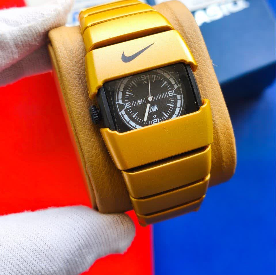 ساعت مچی مردانه نایک فضایی Nike قفل مخفی رنگ طلایی
