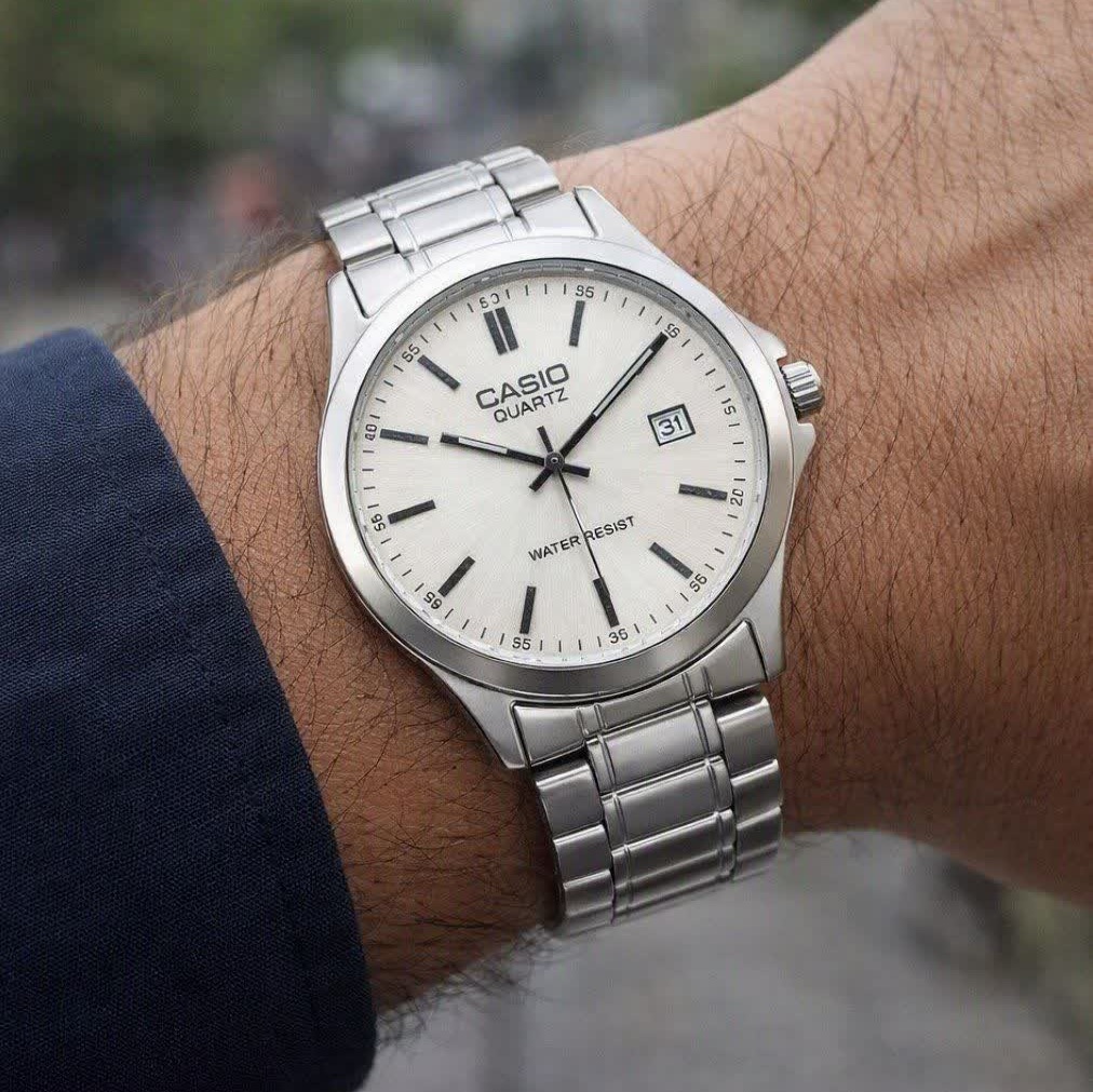 ساعت مچی مردانه کاسیو CASIO موتور ژاپن صفحه سفید مدلP1 + جعبه