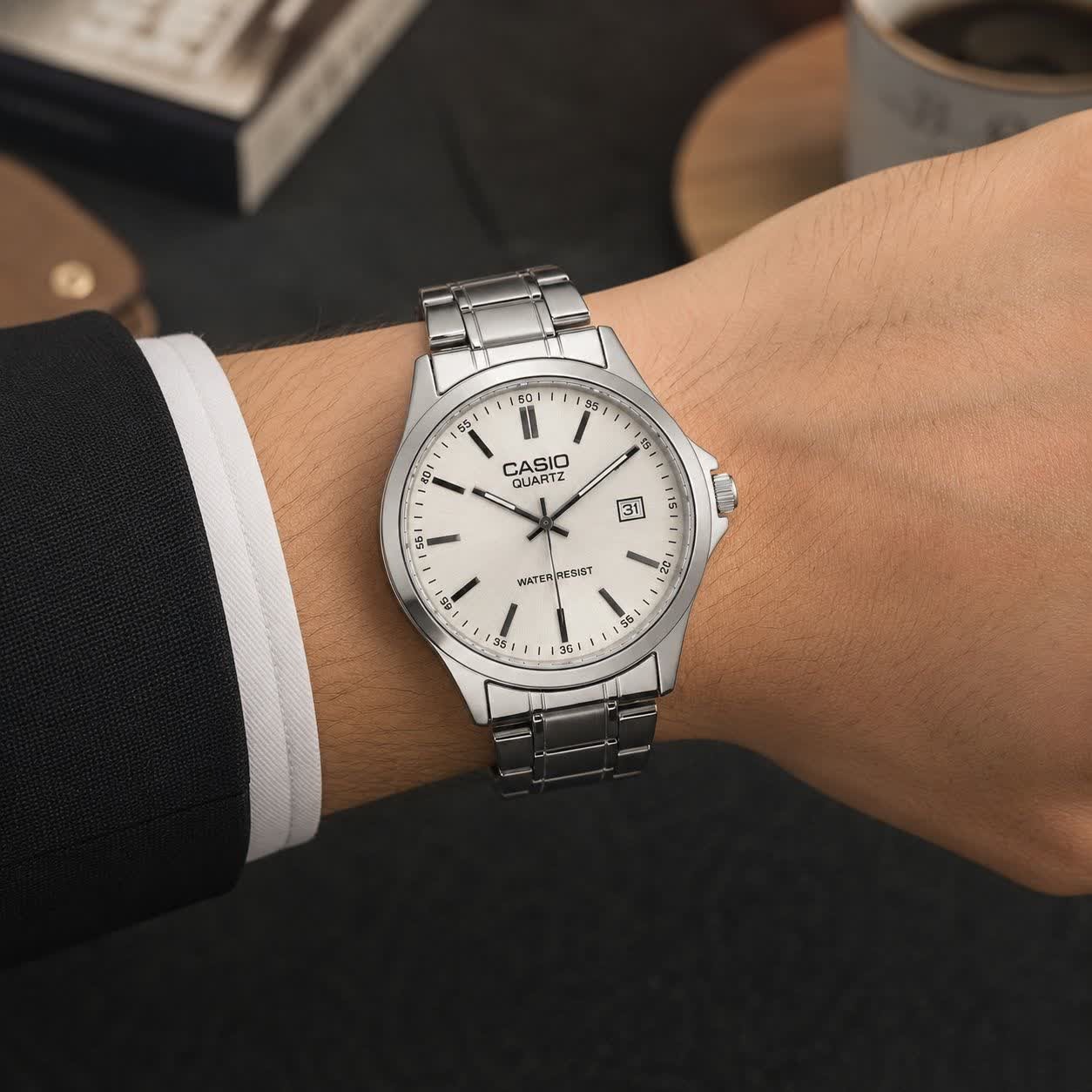 ساعت مچی مردانه کاسیو CASIO موتور ژاپن صفحه سفید مدلP1 + جعبه