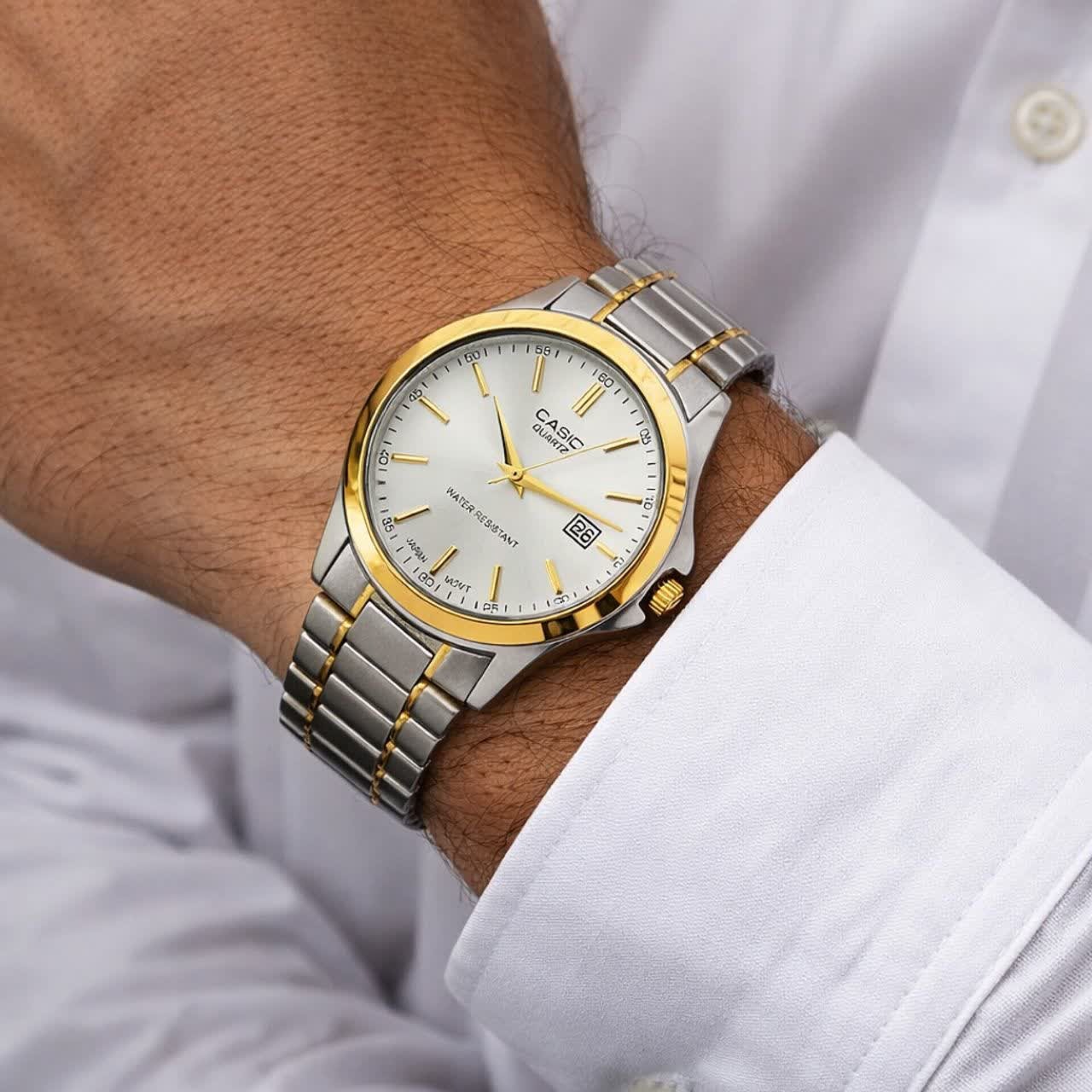 ساعت مچی مردانه کاسیو CASIO موتور ژاپن طلایی صفحه سفید مدلP2 + جعبه