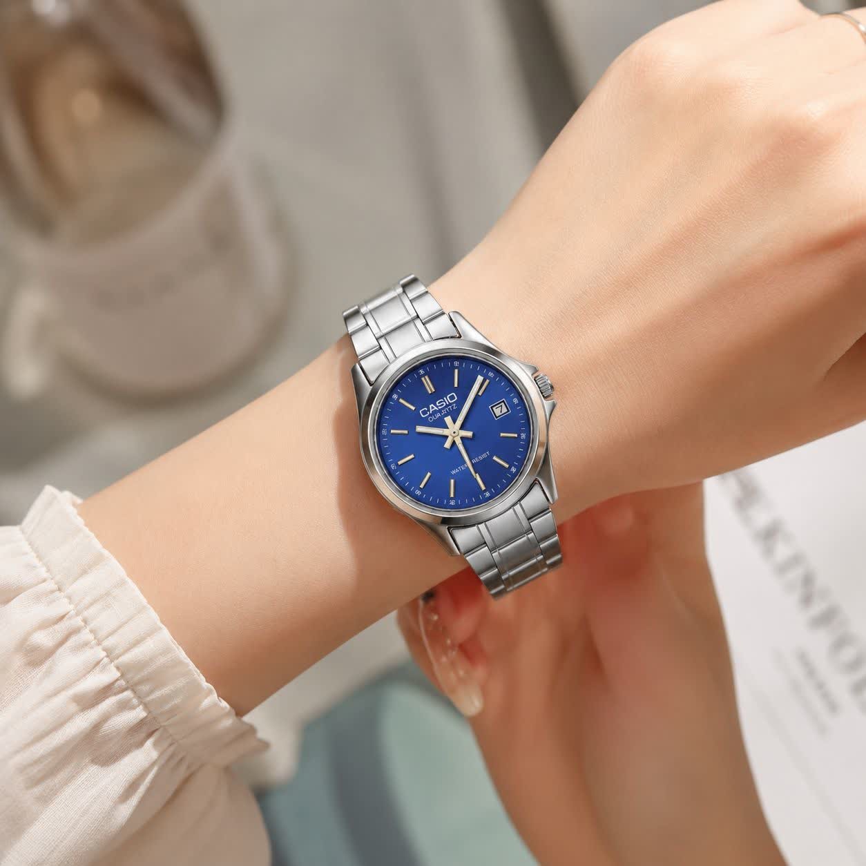 ساعت مچی زنانه کاسیو CASIO موتور ژاپن صفحه آبی مدلP6 + جعبه