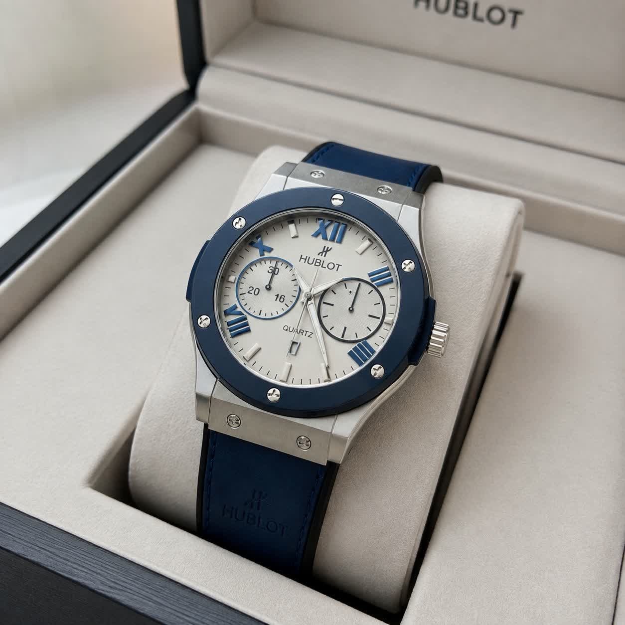 ساعت مچی مردانه هابلوت HUBLOT طرح سه موتور بند چرمی