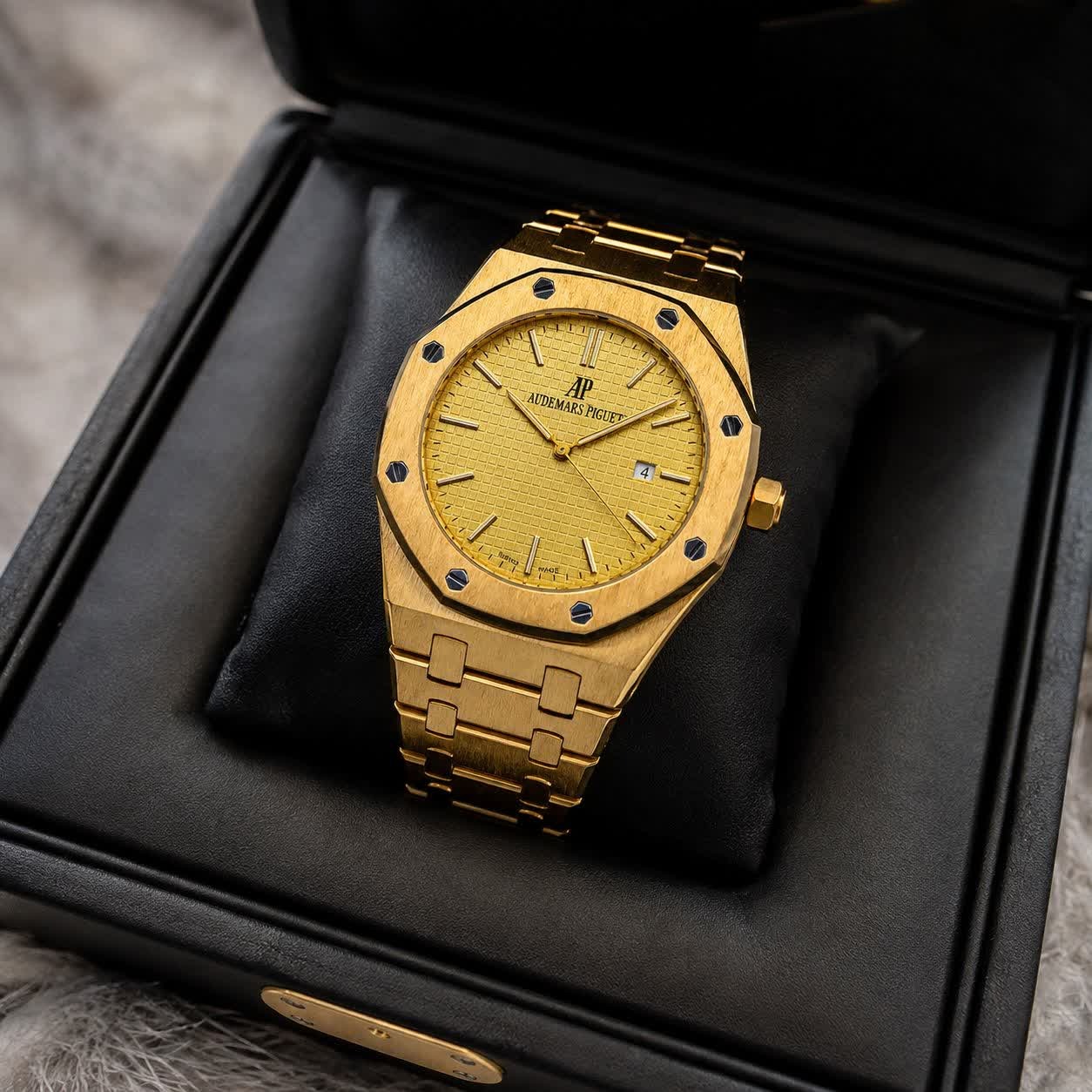 ساعت مچی مردانه اودمار پیگه Audemars Piguet طلایی