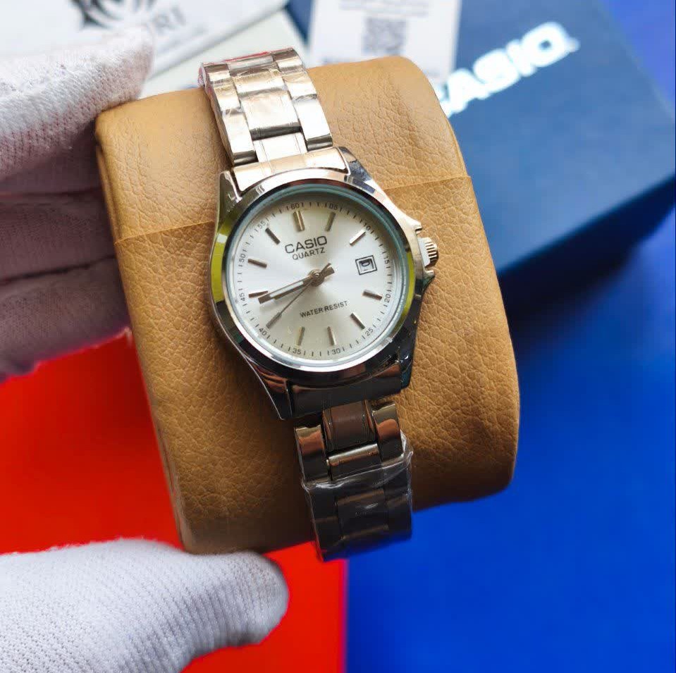 ساعت مچی زنانه کاسیو CASIO موتور ژاپن صفحه سفید کدc39 + جعبه