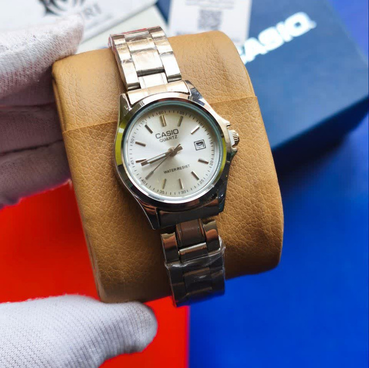 ساعت مچی زنانه کاسیو CASIO موتور ژاپن صفحه سفید کدc39 + جعبه