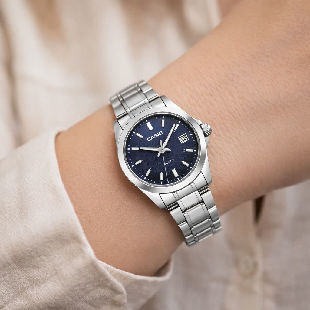ساعت مچی زنانه کاسیو CASIO موتور ژاپن نقره ای سرمه ای کد470 + جعبه