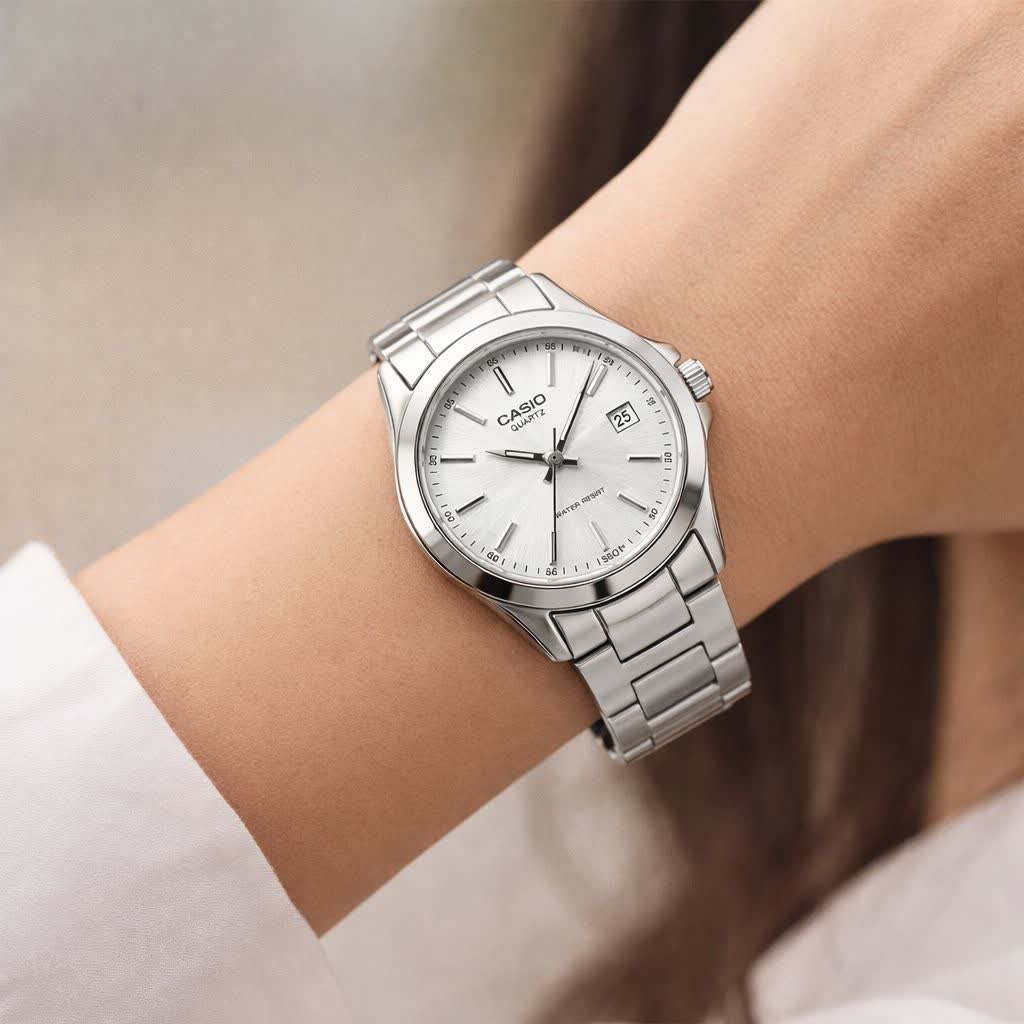 ساعت مچی زنانه کاسیو CASIO موتور ژاپن نقره ای سفید کد458 + جعبه
