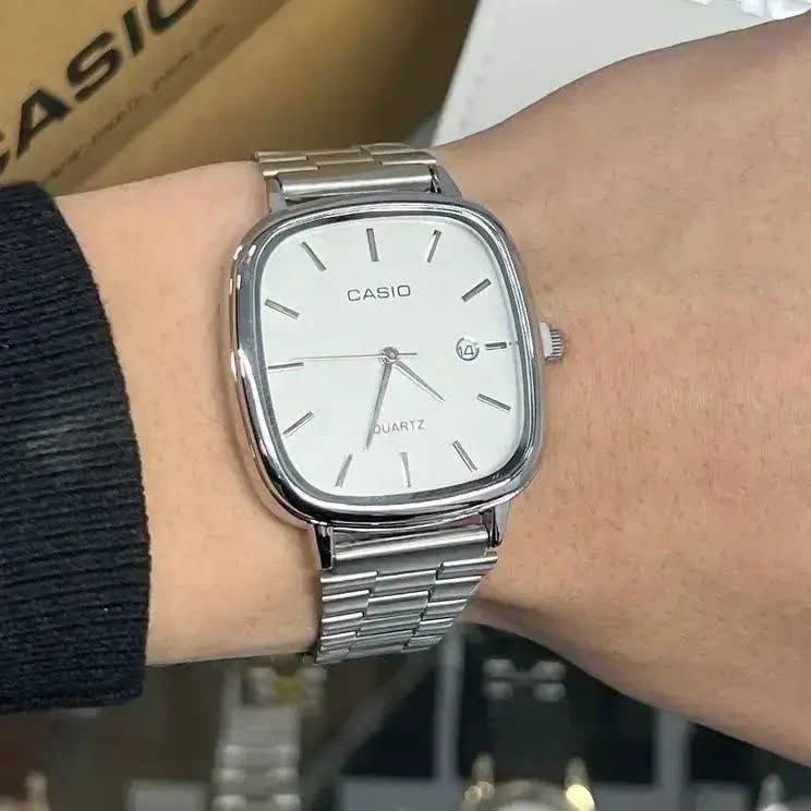 ست ساعت مچی مردانه و زنانه کاسیو اولدمانی CASIO موتور ژاپن صفحه تمام نقره ای