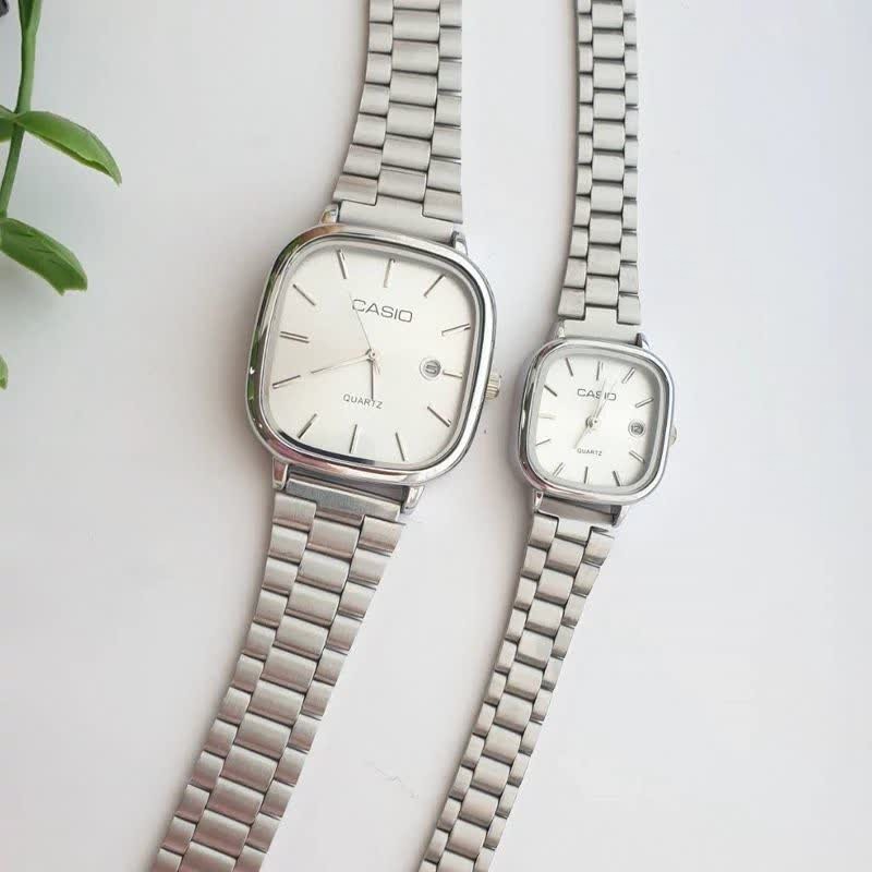 ست ساعت مچی مردانه و زنانه کاسیو اولدمانی CASIO موتور ژاپن صفحه تمام نقره ای