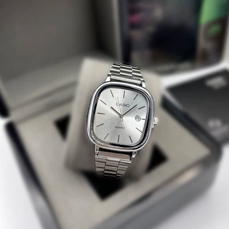 ست ساعت مچی مردانه و زنانه کاسیو اولدمانی CASIO موتور ژاپن صفحه تمام نقره ای