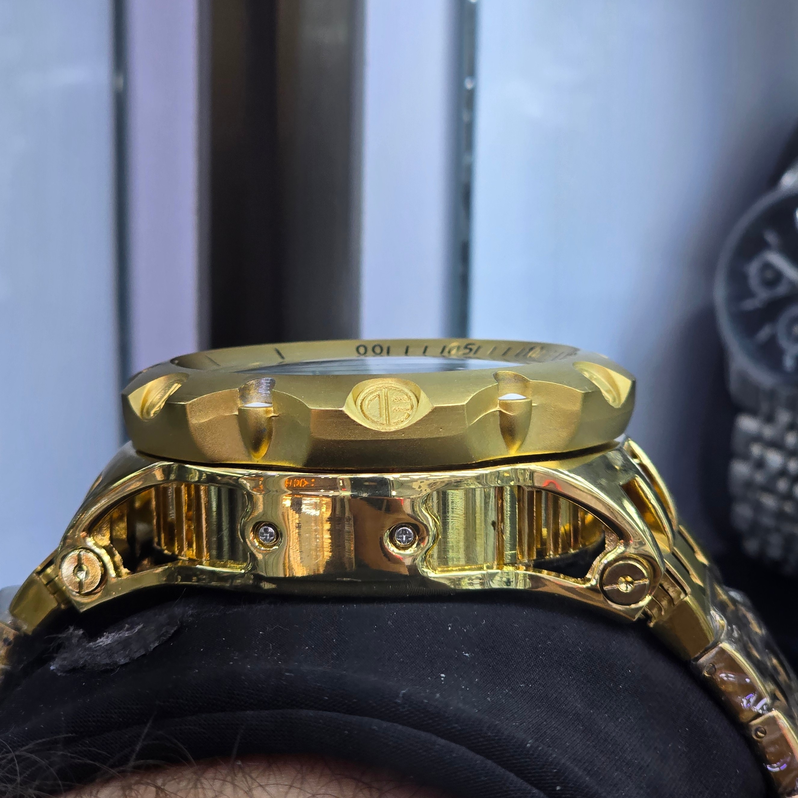 ساعت مچی مردانه اینویکتا (Invicta) مدل هیبرید (گودزیلا)