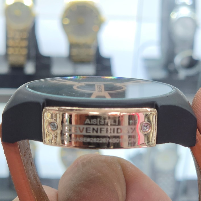 ساعت مچی مردانه سون فرایدی مدل کنتوری (SevenFriday)