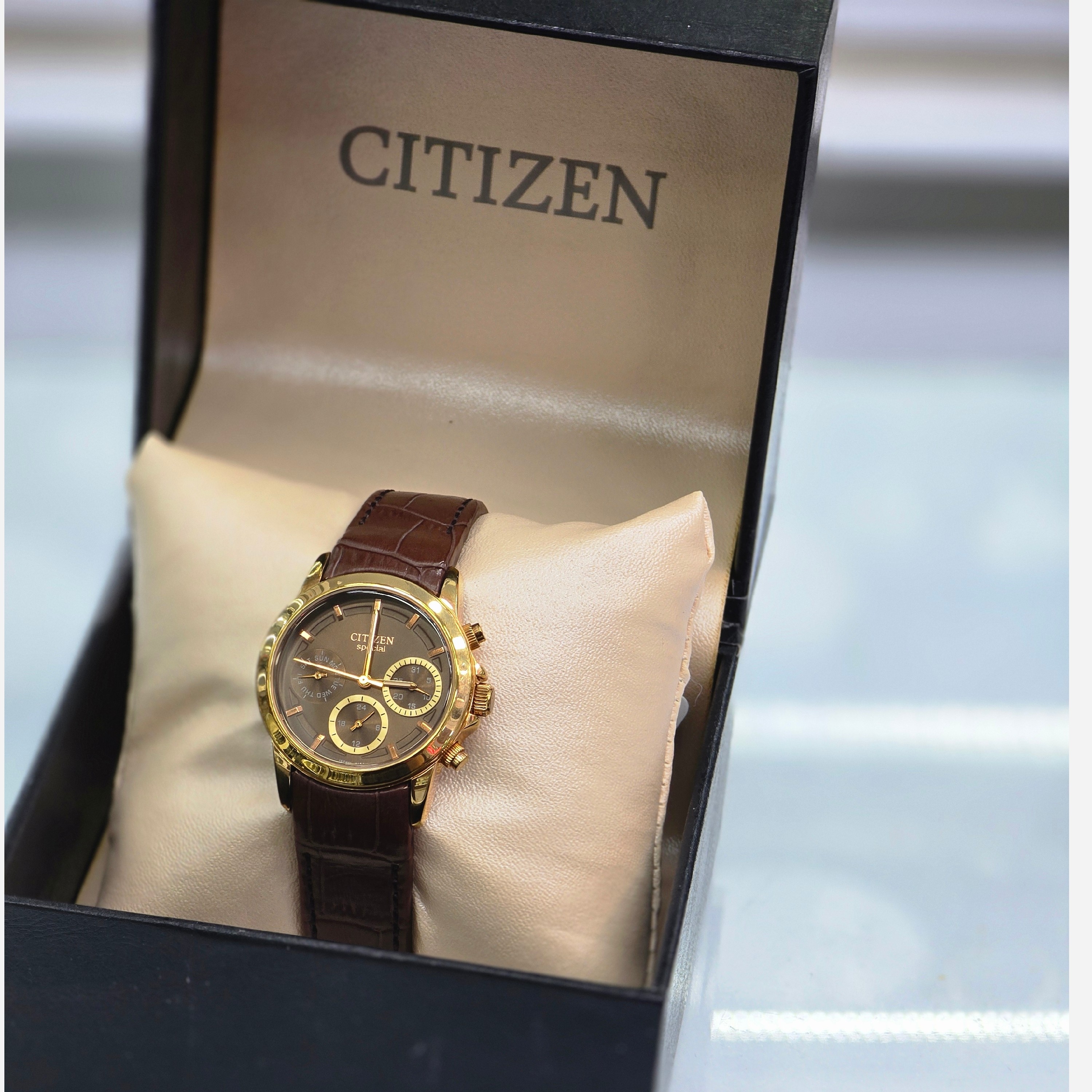 ساعت مچی زنانه سیتیزن Citizen بند چرمی