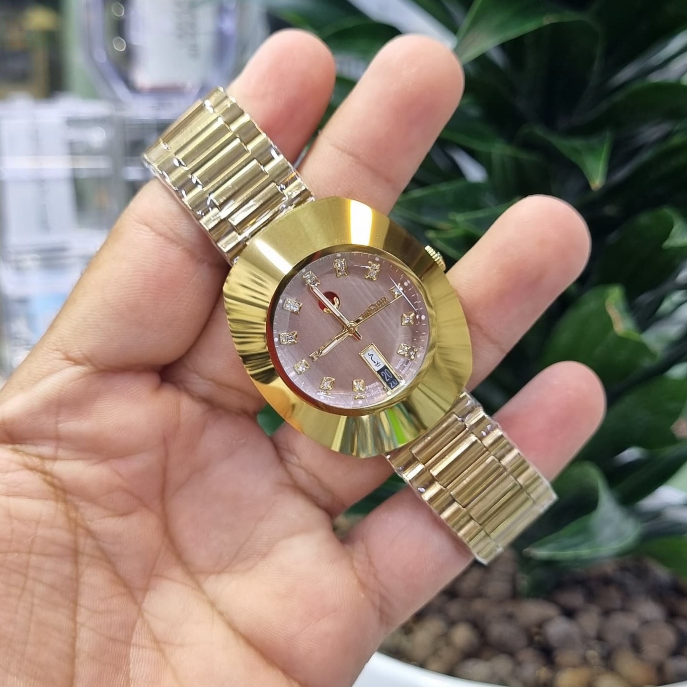 ساعت رادو اتومات RADO تخم مرغی بدنه تمام سرامیک لنگر چرخون ژاپن