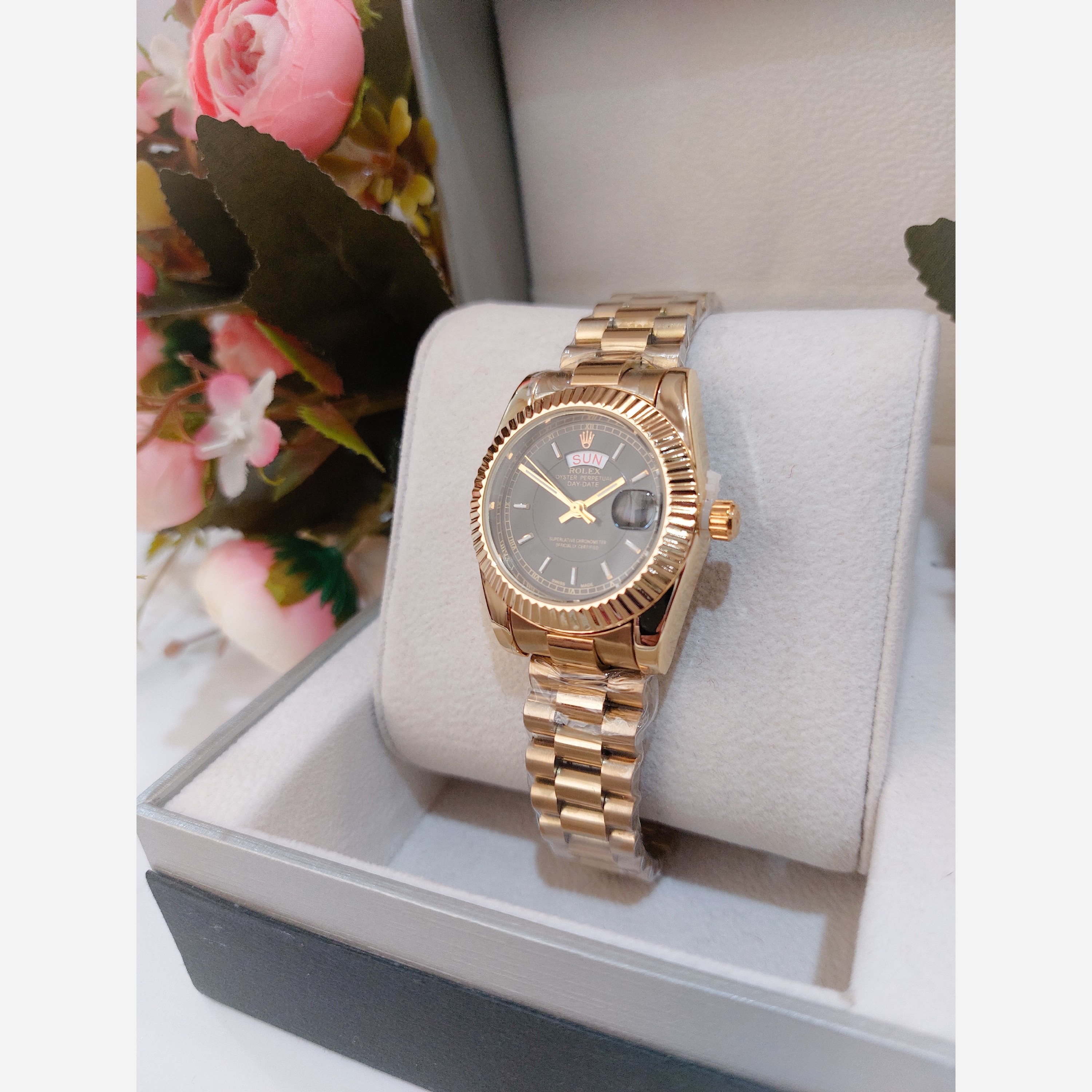 ساعت رولکس زنانه DAY DATE با کیفیت صفحه مشکی دو تاریخ