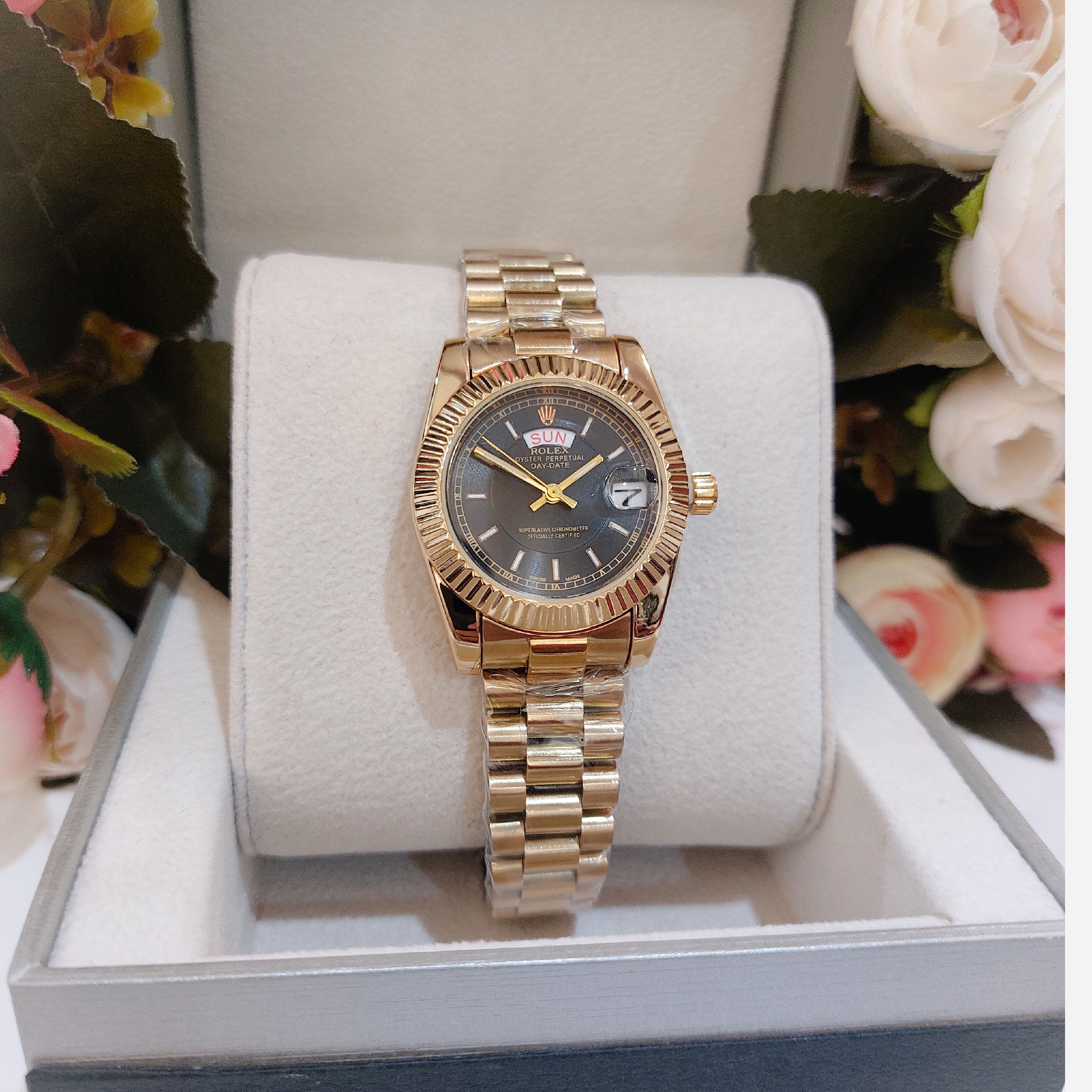 ساعت رولکس زنانه DAY DATE با کیفیت طلایی صفحه مشکی دو تاریخ